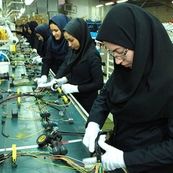 ۵۷ درصد زنان شاغل ایران غیررسمی‌اند + فیلم