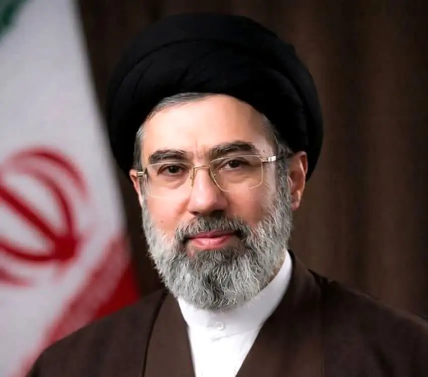 "سیدمجتبی خامنه‌ای" 
سومین رهبر انقلاب اسلامی ایران شد