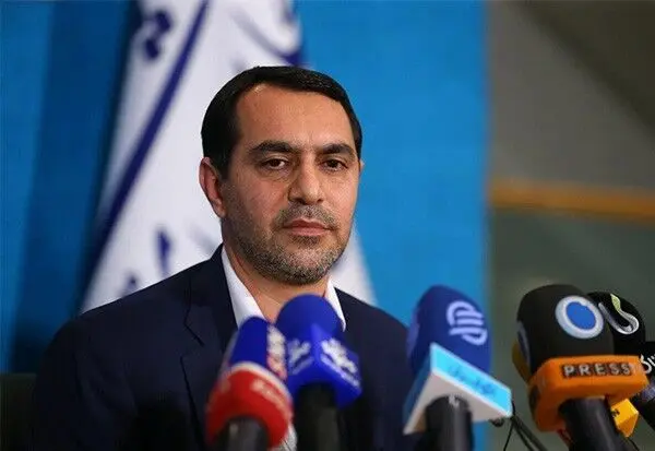 دولت نرخ ارز را واقعی کند تا تمرکز روی کالاهای اساسی و افزایش یارانه ممکن شود