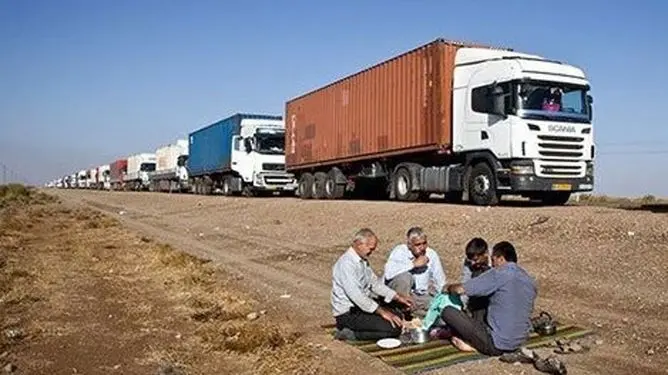 اختلال در بارنامه، جریمه‌های میلیونی و بیمه‌های معلق؛ روایت رانندگان یک تعاونی + فیلم