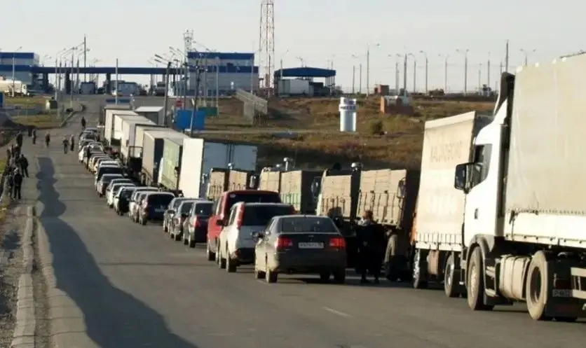توقف کامیون‌ها و فساد کالا/چالش جدی تجارت ۵۵۰ میلیون دلاری ایران و ازبکستان