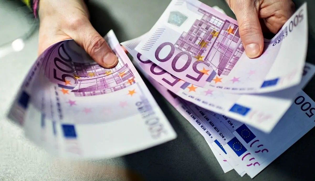نرخ دلار و یورو در مرکز مبادله ایران