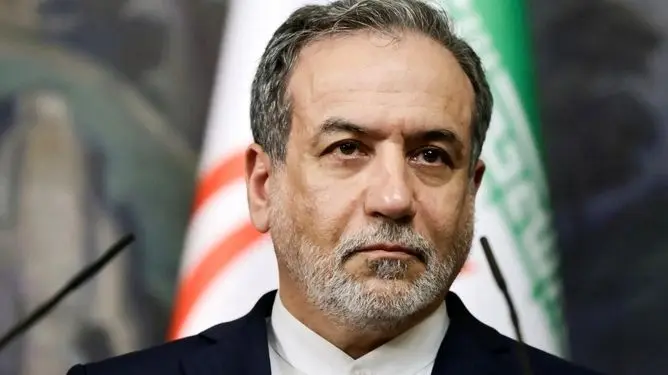 تنگه هرمز باز است، اما نه برای دشمنان/مقاومت با صلابت ادامه دارد