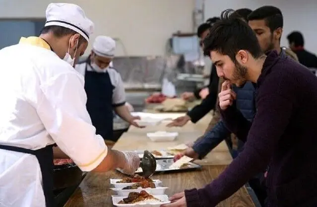 علم یا نان؟ دانشجویان زیر فشار معیشتی دانشگاه را ترک می‌کنند