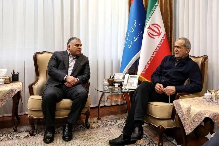 بازدید رئیس‌جمهور از وزارت نفت؛ تاکید بر قدردانی از اقدامات در جنگ اخیر