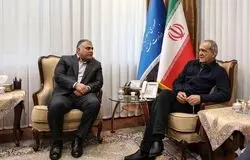 بازدید رئیس‌جمهور از وزارت نفت؛ تاکید بر قدردانی از اقدامات در جنگ اخیر