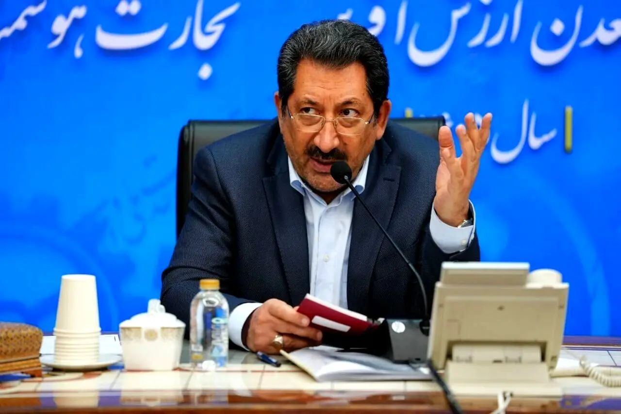  هدایت سرمایه‌ها به سمت تولید/حمایت از صنایع کوچک و متوسط و بسته ۷۰۰ همتی برای احیای خطوط تولید