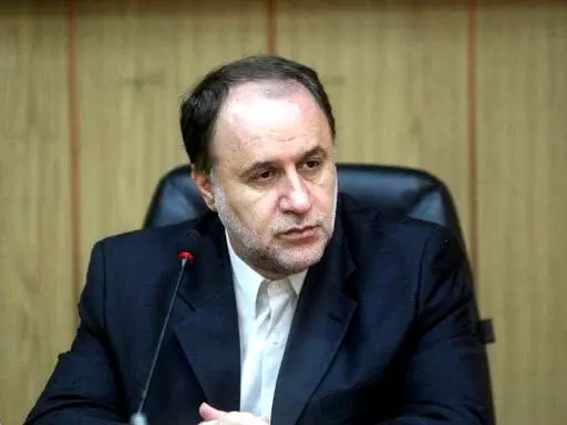 بودجه ۳۰۰ همت کسری دارد/ واردات ۲ میلیارد دلار بنزین در ۱۴۰۲