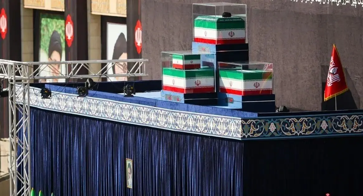 نماز بر پیکر رهبر شهید به امامت سه مرجع تقلید برگزار می‌شود