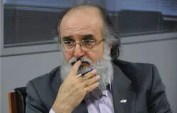 مهار تورم باید اولویت نخست دولت باشد/ اقتصاد ایران به سازماندهی جدید در دوران جنگ و پساجنگ نیاز دارد