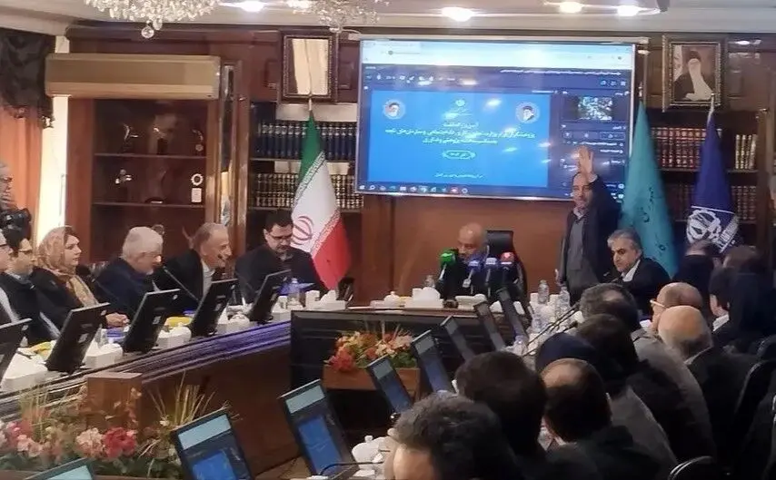 حداقل دستمزد متاثر از سه نرخ تورم، ارز و بهره است/6 عامل ضروری برای حفظ نیروی کار