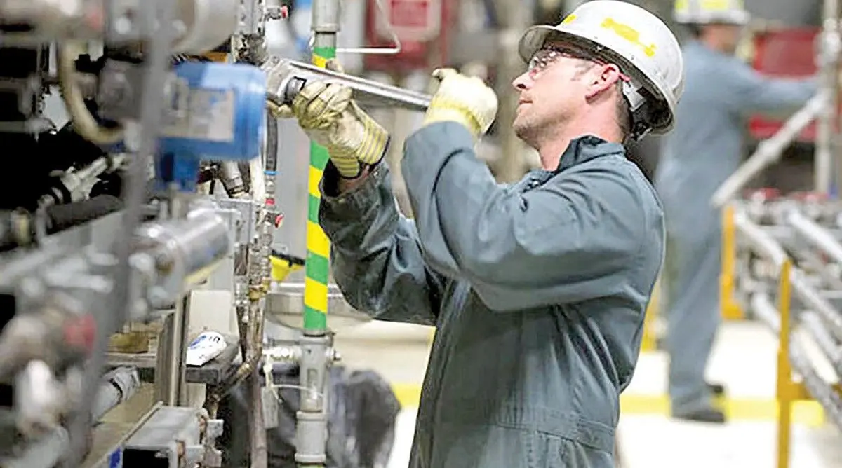 دولت از «اعتبار ملی ایرانیان» رونمایی کرد/وام ۳۰ میلیونی با کارمزد ۴ درصد برای مهار تورم