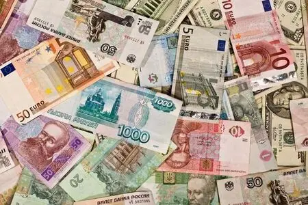 دلار امروز ۲۱۹ هزار و ۷۲۰ تومان شد؛ بازار ارز صعودی ماند