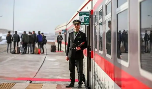 لزوم مراجعه حضوری برای خرید بلیت قطار بدلیل اختلالات اینترنتی