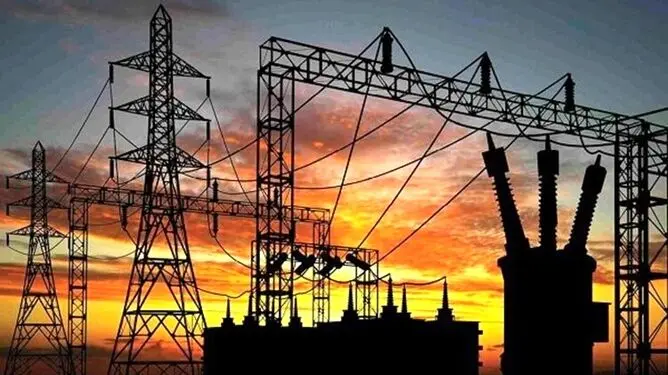 پایداری برق برقرار است؛ اصناف به سمت انرژی خورشیدی حرکت می‌کنند