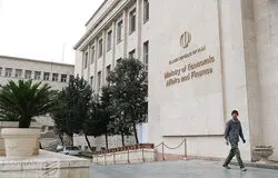 مجوز توزیع اینترنتی دارو به چالش خورد؛ اعتراض وزارت اقتصاد به وزارت بهداشت