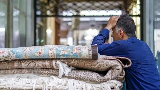 صادرات فرش ایران زیر ۴۰ میلیون دلار/تلاش برای افزایش با رفع محدودیت‌های پیمان‌سپاری + فیلم