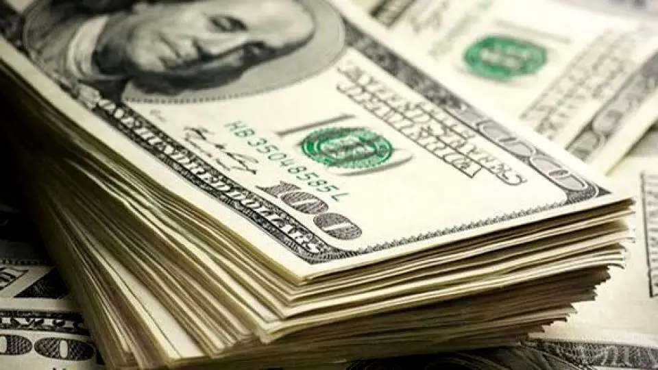 مهلت بازگشت ارز صادراتی یک ماه تمدید شد؛ تغییر تاریخ اعمال ضوابط کارت بازرگانی