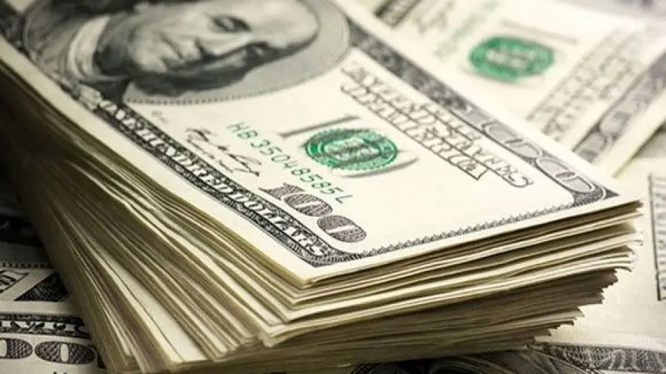 مهلت بازگشت ارز صادراتی یک ماه تمدید شد؛ تغییر تاریخ اعمال ضوابط کارت بازرگانی