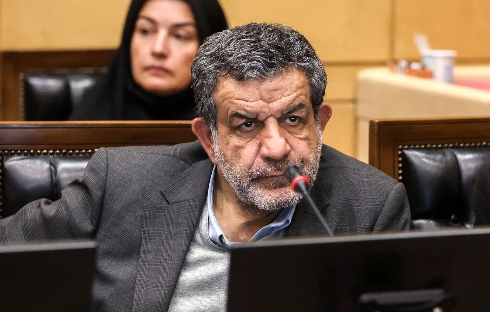 ضعف عملکرد وزارت صمت در اجرای قانون واردات خودرو