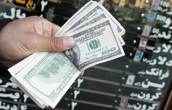 دلار در یک ساعت ۱۲۰۰ تومان سقوط کرد؛ بازار ارز وارد فاز اصلاح شد