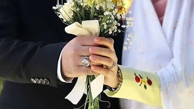 کارت رفاهی جهیزیه، جایگزین وام ازدواج می‌شود؟/طرح تازه بانک مرکزی برای کاهش صف یک‌میلیونی تسهیلات