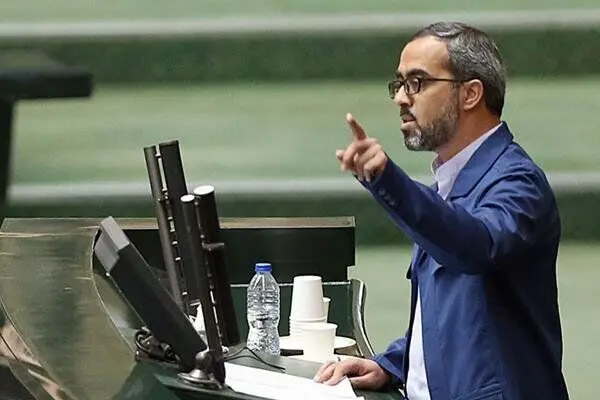 دولت باید دست از مماشات با بانک‌ها بردارد/مجلس پیگیر انحلال بانک‌های ناکارآمد