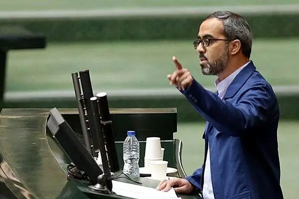 دولت باید دست از مماشات با بانک‌ها بردارد/مجلس پیگیر انحلال بانک‌های ناکارآمد