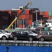 واردات خودرو در شرایط جنگی؛ اولویت با خودروهای خارجی است یا کالاهای اساسی؟
