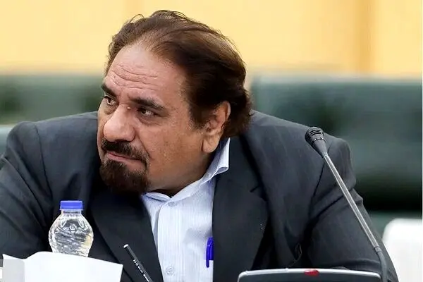  سیاست بانک مرکزی تثبیت نرخ ارز نیست؛ فاصله ارز ترجیحی با بازار رانت‌زا شد