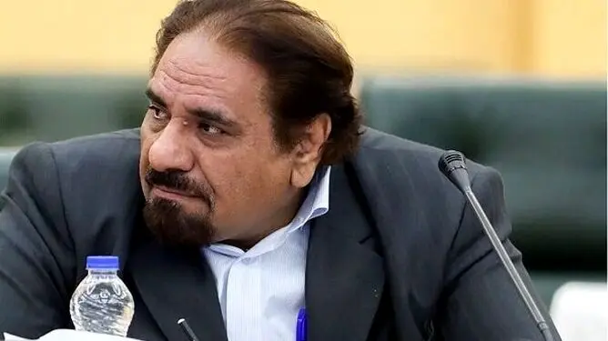  سیاست بانک مرکزی تثبیت نرخ ارز نیست؛ فاصله ارز ترجیحی با بازار رانت‌زا شد