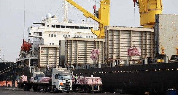 رسوب کالاهای اساسی در گمرک بندر شهید رجایی/شائبه هدررفت منابع