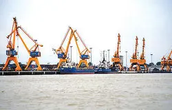 تداوم تامین کالاهای اساسی از راه گمرکات شمال کشور در شرایط جنگی