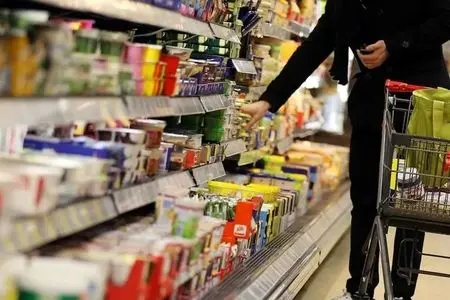 ذخایر کالاهای اساسی به اندازه کافی است/ تعطیلی بلندمدت اصناف فقط با مجوز