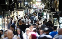 تلاش دولت برای حفظ تولید و تأمین کالاهای اساسی در سایه کمبود ارز و انرژی