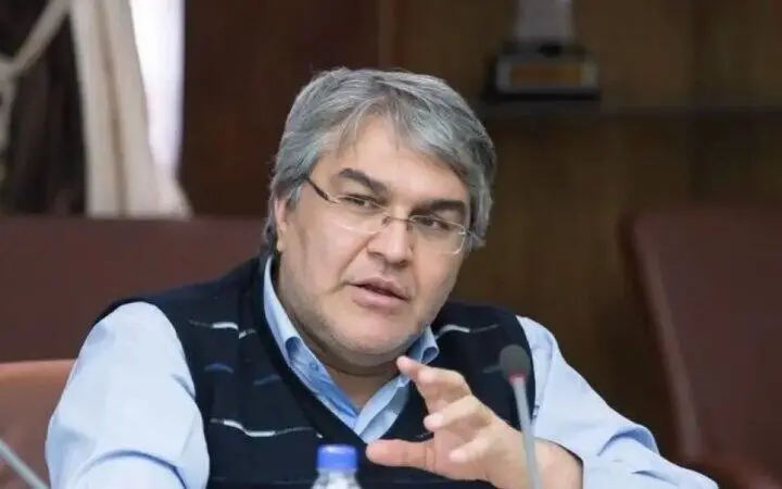 مصوبه جدید شورای رقابت نگرانی خریداران را تشدید کرد/هشدار کارشناس درباره نااطمینانی و کاهش تعهدات خودروسازان