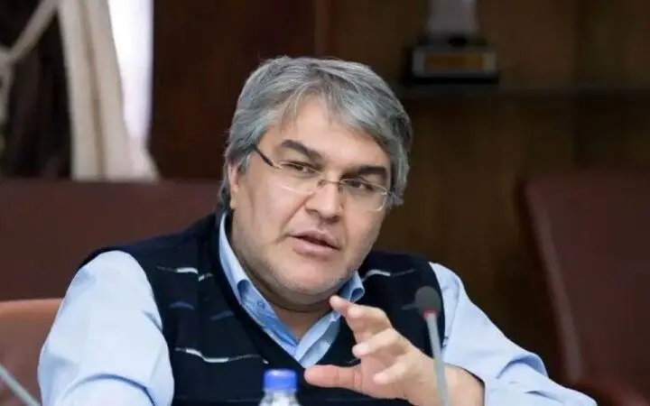 مصوبه جدید شورای رقابت نگرانی خریداران را تشدید کرد/هشدار کارشناس درباره نااطمینانی و کاهش تعهدات خودروسازان