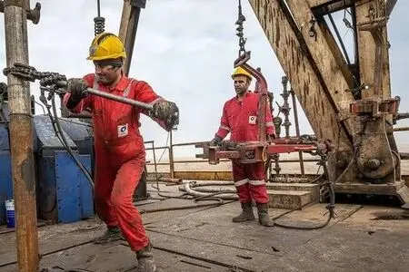 بسته رفاهی جدید وزارت نفت بدون ارکان ثالث/ اعتراض نیروهای پیمانکاری بالا گرفت