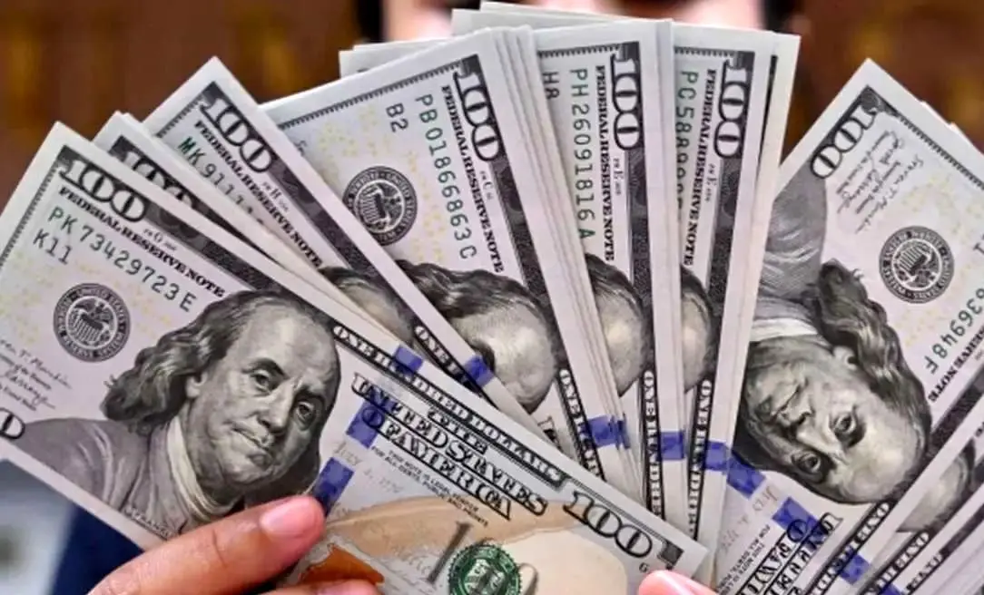 سیگنال فوری همتی به بازار/ دلار آزاد عقب نشست