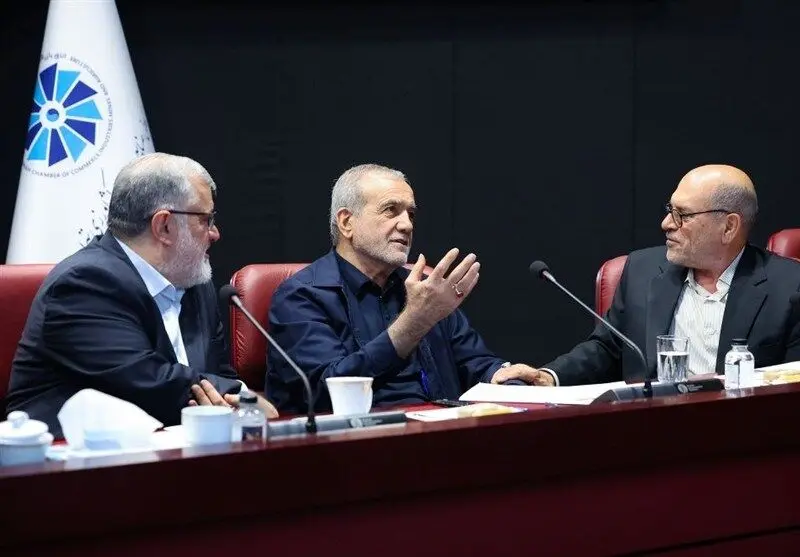 فعالان اقتصادی در دیدار با رئیس‌جمهور خواستار کاهش تصدی‌گری دولت و اصلاح سیاست‌های ارزی شدند