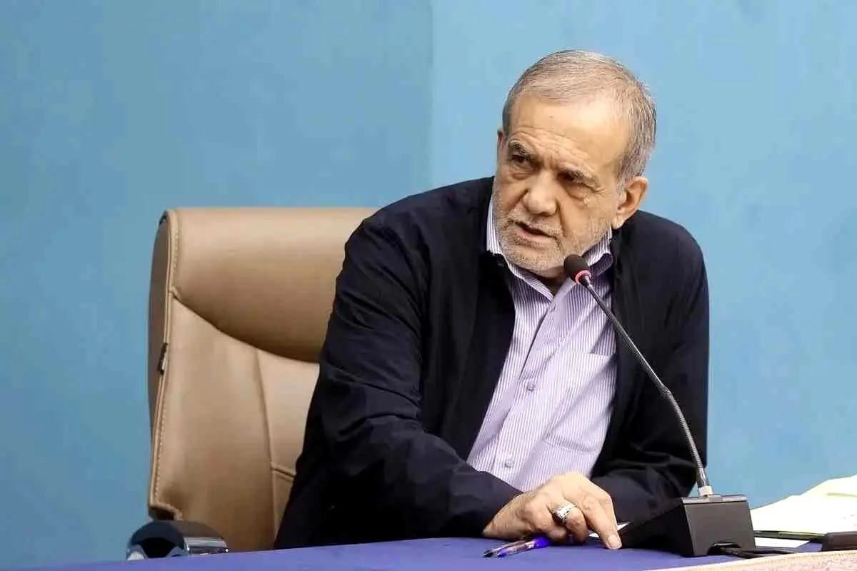 پزشکیان: استفاده از تجهیزات پیشرفته برای تقویت کنترل و نظارت وسایل نقلیه ضروری است