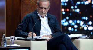 رئیس‌جمهور دستور توقف پروژه پتروشیمی میانکاله را صادر کرد