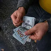 دو مسیر متفاوت دلار؛ افت در بازار آزاد و جهش در مرکز مبادله