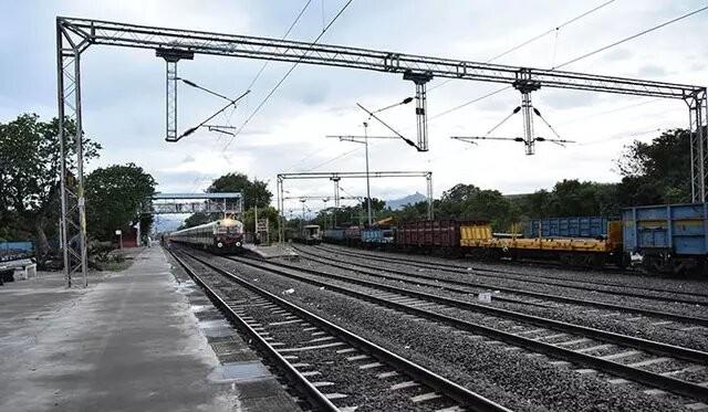 ۲۰ میلیون تن بار روسی پشت مرز/ تکمیل رشت – آستارا مشروط به B.O.T