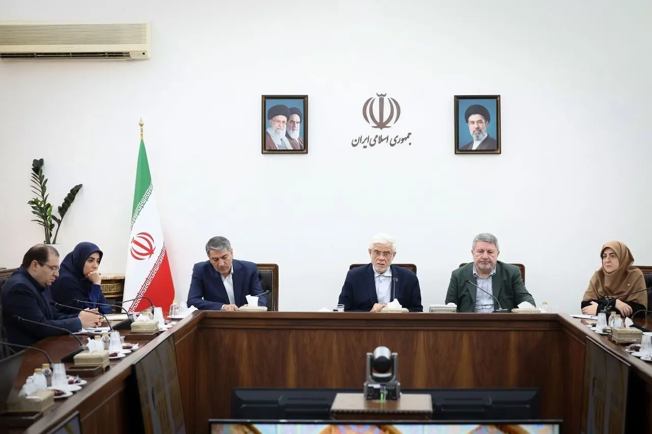 انتقاد عارف از عملکرد رسانه‌ای دولت؛ دستاوردها به‌درستی تبیین نشده است