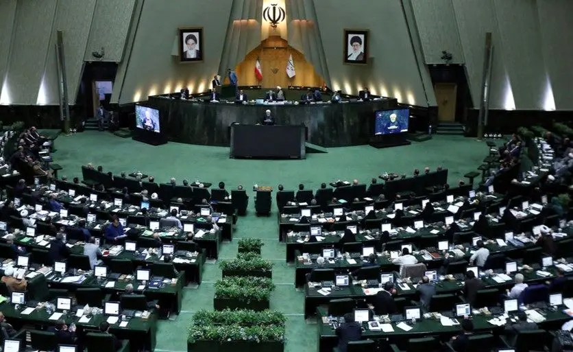 حداقل حقوق سال آینده کارمندان ۱۳ میلیون تومان شد
