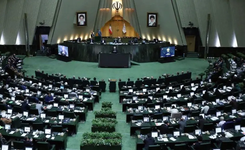 حداقل حقوق سال آینده کارمندان ۱۳ میلیون تومان شد