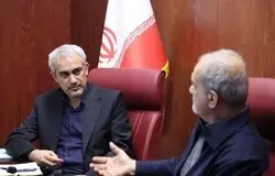 یک روز پرحاشیه برای وزیر اقتصاد؛ ابهام حقوقی در سرپرستی بیمه مرکزی