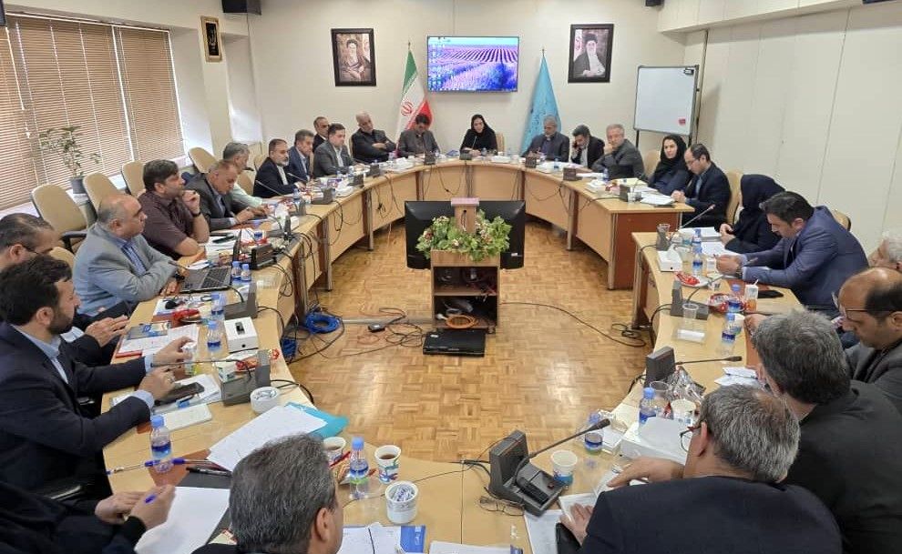 دستورالعمل حق دانستن و امتناع از کار خطرناک با حضور شرکای اجتماعی بررسی شد