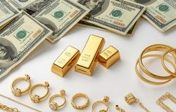 سقوط جهانی طلا بازار تهران را لرزاند/سکه بیش از ۲.۷ میلیون تومان ارزان شد